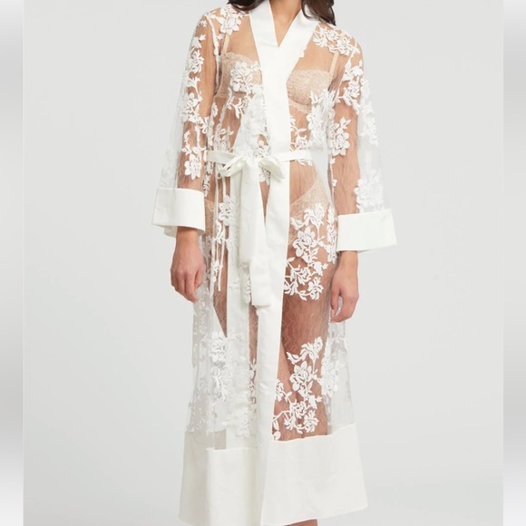 Bridal Robe - Picture 1 of 8